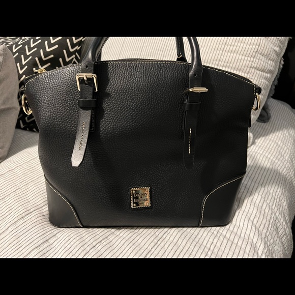 Dooney & Bourke Handbags - Dooney & Bourke satchel